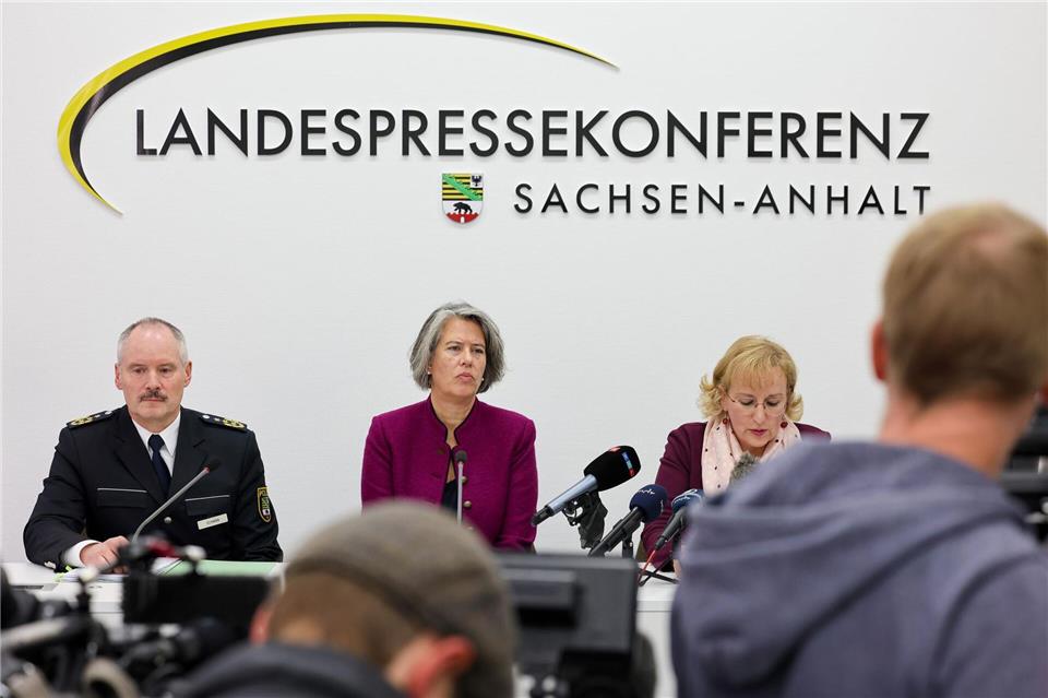 Der Verfassungsschutzbericht greift unter anderem die Festnahme eines 21-jährigen Tadschiken in Magdeburg auf. (Archivbild)Peter Gercke/dpa