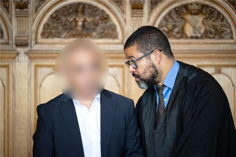 Der Verteidiger hat angekündigt, dass sich der Angeklagte beim nächsten Verhandlungstag äußern wird. Sina Schuldt/dpa