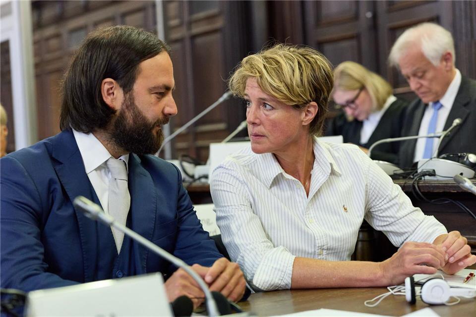 Der Verteidiger von Christina Block gab eine Erklärung ab.Georg Wendt/dpa-Pool/dpa