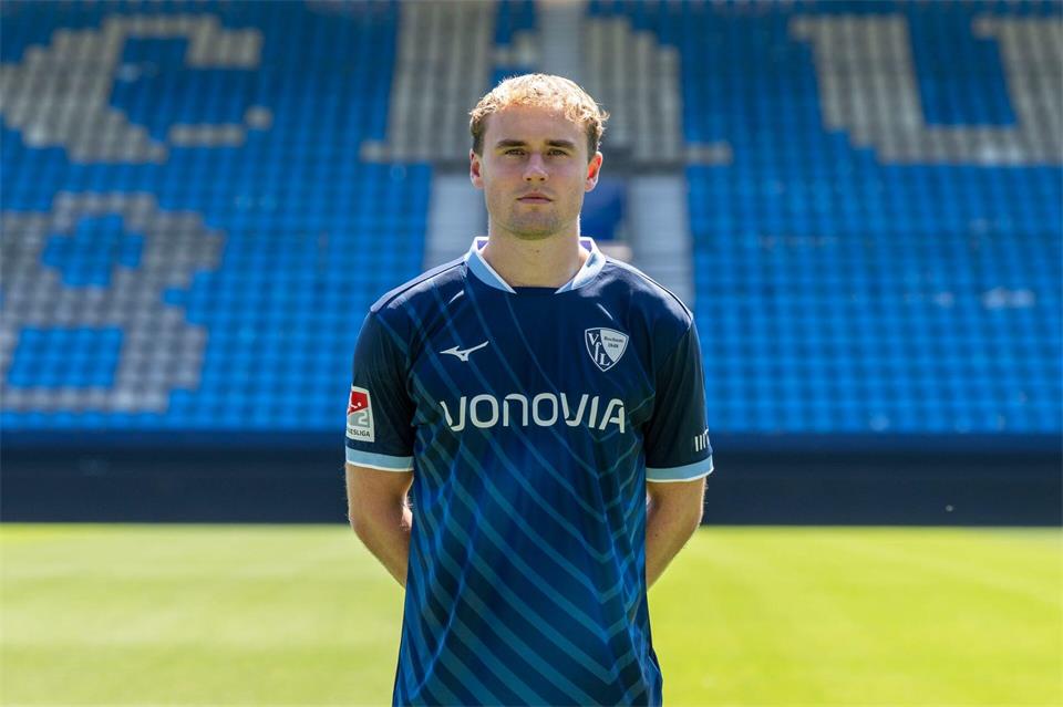 Der VfL Bochum verlieht Linksverteidiger Mikkel Rakneberg nach Dänemark. (Archivbild) David Inderlied/dpa