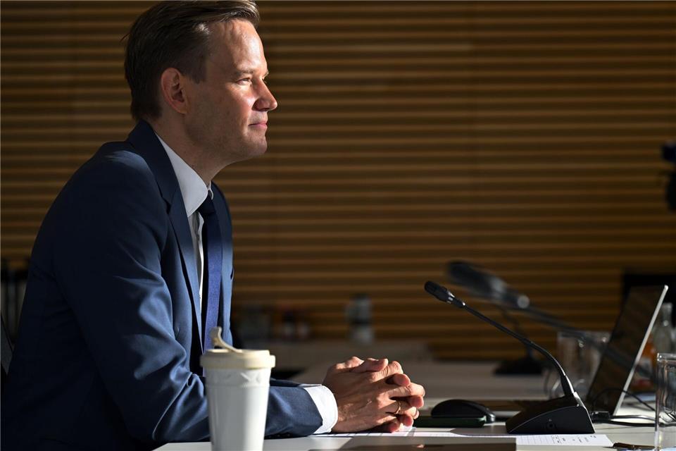 Der Virologe Hendrik Streeck wurde im Thüringer Corona-Untersuchungsausschuss befragt. Martin Schutt/dpa