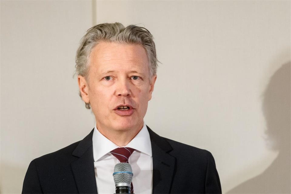 Der Vizepräsident des Hamburger Rechnungshofs, Philipp Häfner, sieht beim Haushalt der Stadt einen Trendbruch. (Archivbild) Markus Scholz/dpa