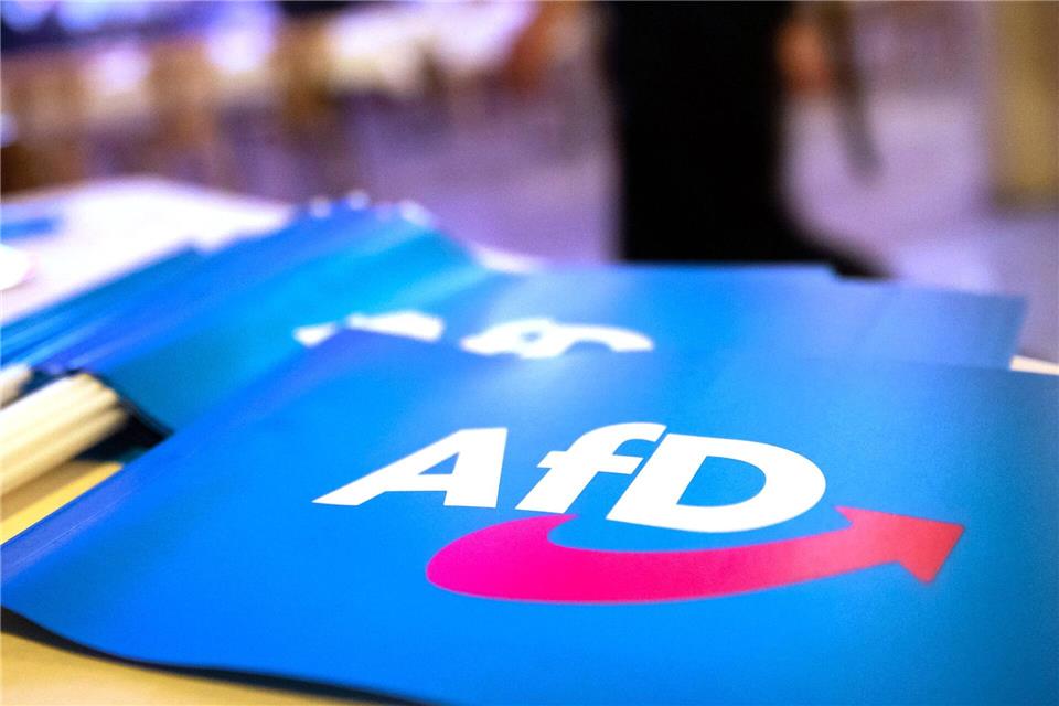 Der Vorfall ereignete sich an einem AfD-Stand in Rosenheim vor der bayerischen Kommunalwahl. (Symbolbild)Daniel Karmann/dpa