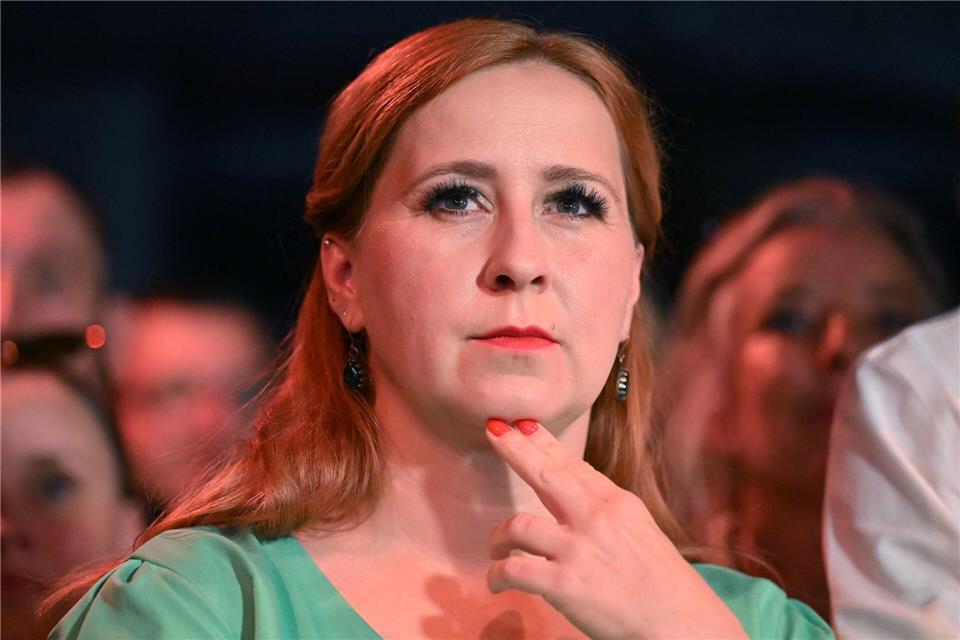 Der Vorschlag von Innenminister Armin Schuster (CDU) zur Beugehaft für ausreisepflichtige Ausländer sorgt für Kritik. (Archivbild) Hendrik Schmidt/dpa