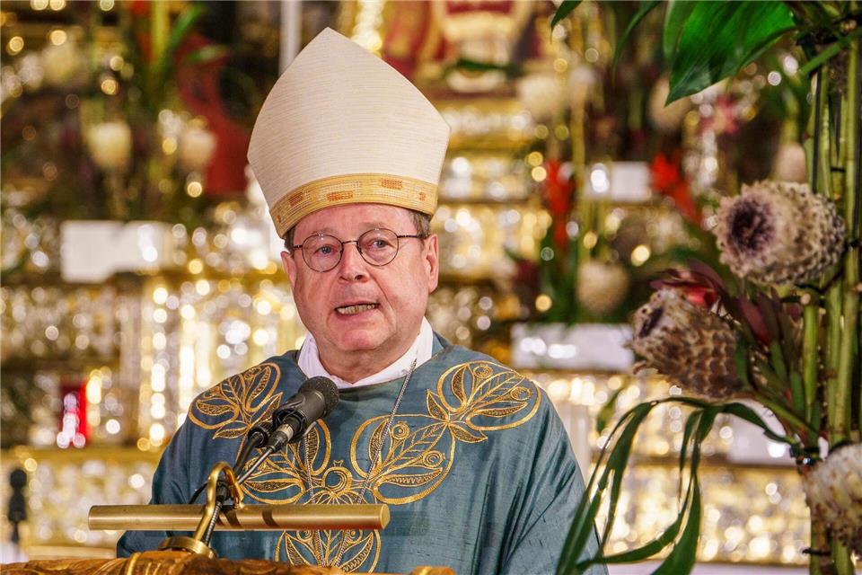 Der Vorsitzende der Deutschen Bischofskonferenz, Georg Bätzing, warnt in seiner Weihnachtspredigt vor „egoistischem Nationalismus“. (Archivbild)Andreas Arnold/dpa