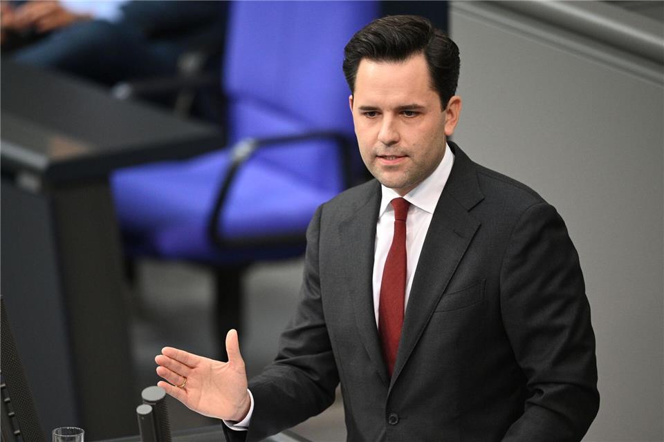 Der Vorsitzende der Jungen Union, Johannes Winkel, verlangt von der Bundesregierung große Sozialreformen. (Archivfoto)Niklas Graeber/dpa