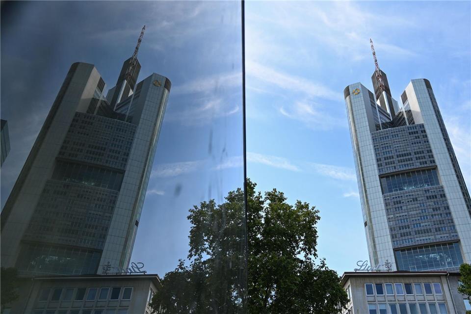 Der Vorstand des Dax-Konzerns hat im Sommer das Gewinnziel für 2025 nach oben geschraubt. (Archivbild)Arne Dedert/dpa