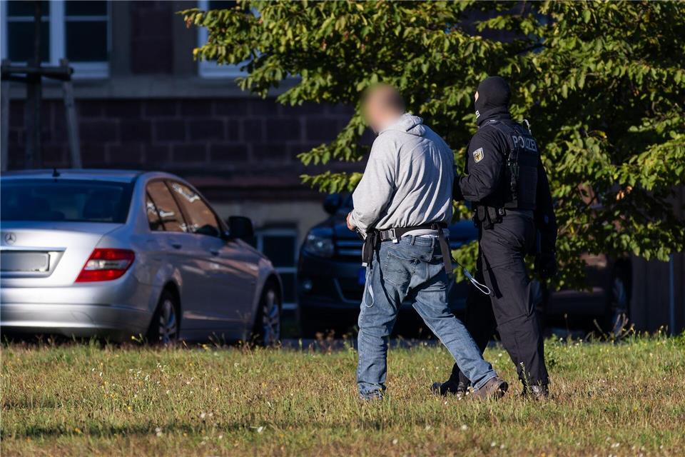 Der Waffenfund in Wien steht im Zusammenhang mit den Ermittlungen zu den Festnahmen in Berlin. (Archivbild)Philipp von Ditfurth/dpa