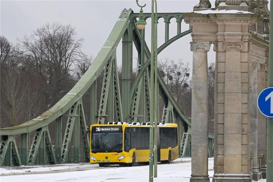 Der Warnstreik der Gewerkschaft Verdi führt in Brandenburg voraussichtlich zu zahlreichen Ausfällen. (Archivbild)Soeren Stache/dpa-Zentralbild/ZB