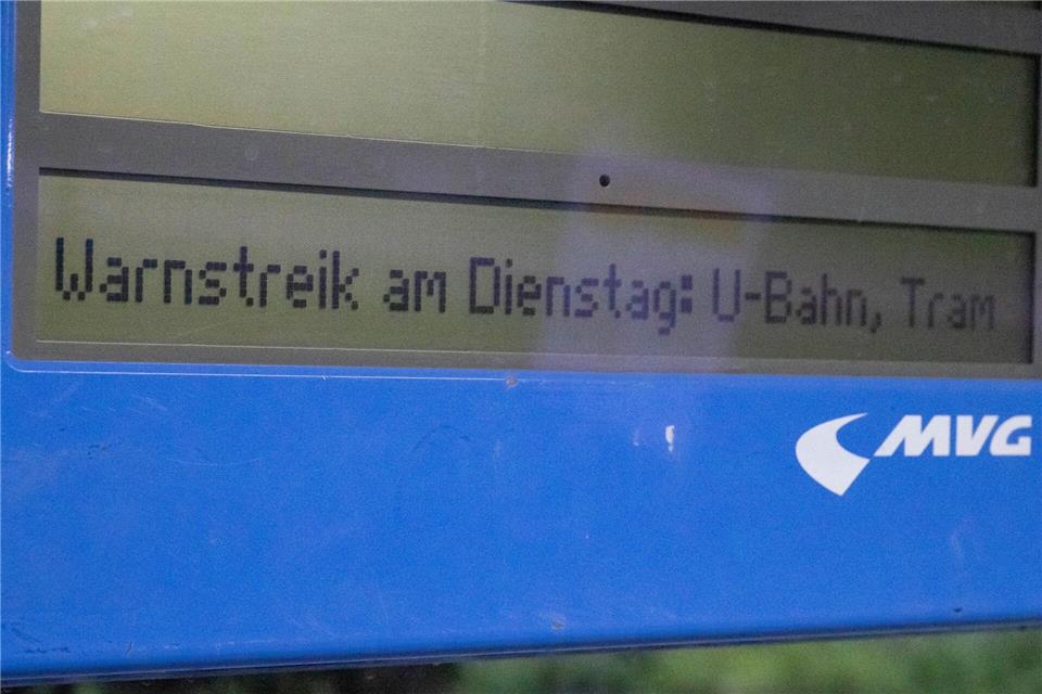 Der Warnstreik kam nicht überraschend - die Gewerkschaft hatte ihn erneut angekündigt.Peter Kneffel/dpa