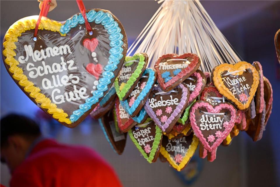 Der Weihnachtsmarkt in Lutherstadt Wittenberg soll am Montag eröffnen. (Symbolbild)Roberto Pfeil/dpa