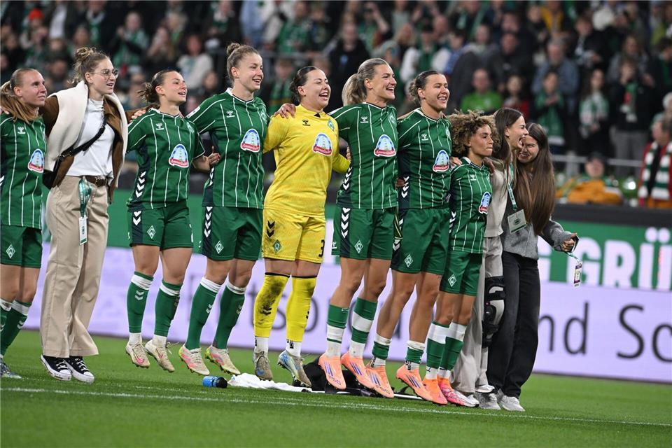 Der Werder-Frauen nach dem 2:0-Hinspiel-Sieg gegen den Hamburger SV.Carmen Jaspersen/dpa