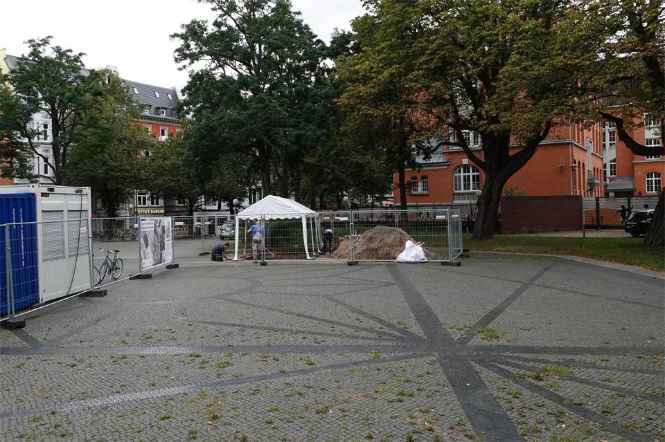 Der Wiederaufbau der Bornplatzsynagoge wäre aus Sicht der CDU-Fraktion ein wichtiger Schritt zur Stärkung jüdischen Lebens in Hamburg. (Archivbild)Franziska Spiecker/dpa