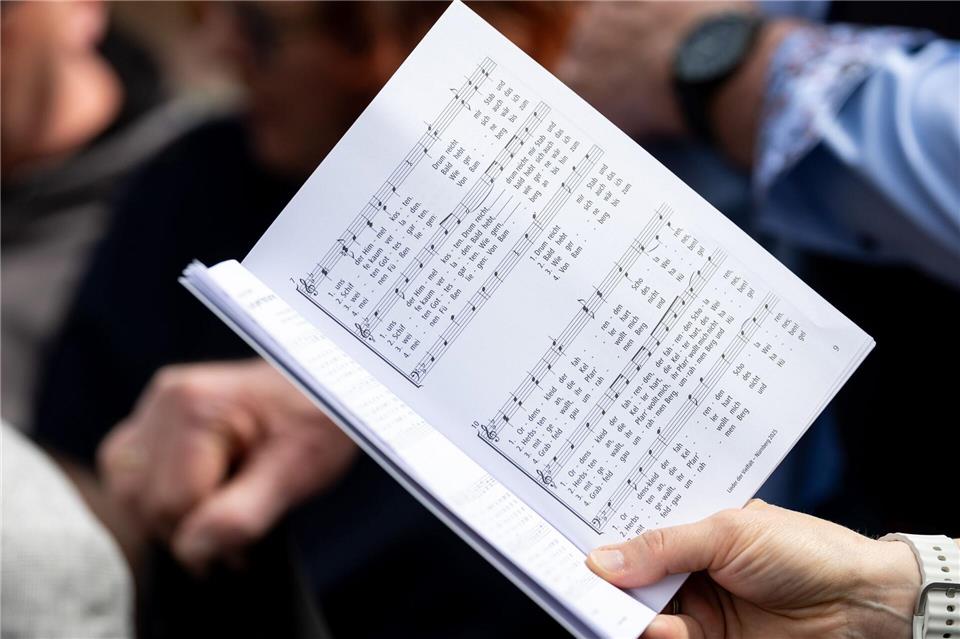 Knabenchor nicht mehr allein: Mädchen starten in Windsbach Der Windsbacher Knabenchor wurde 1946 gegründet und singt schwerpunktmäßig geistliche Musik. Bei den Mädchen soll auch weltliche Stücke zum Repertoire gehören. (Archivbild)Daniel Karmann/dpa