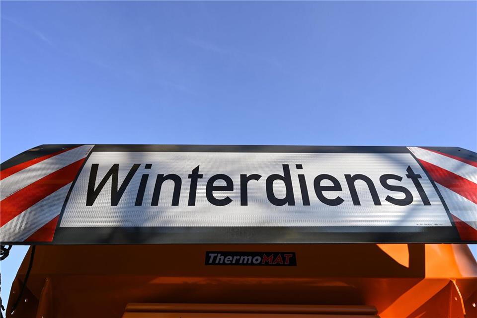 Der Winterdienst gehört zu den zentralen Aufgaben von Hessen Mobil. (Symbolbild)Arne Dedert/dpa