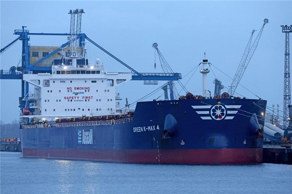 Der Wirtschaft droht laut Ifo eine lange Wachstumsschwäche. (Archivbild)Bernd Wüstneck/dpa