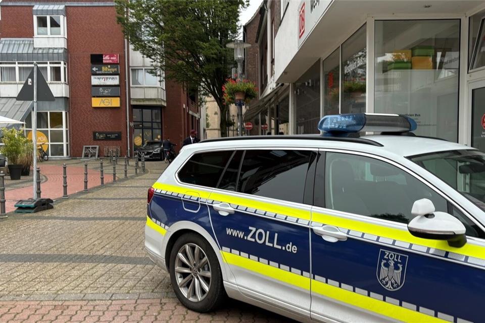 Der Zoll hat ein Vape-Shop in der Bocholter Innenstadt durchsucht.