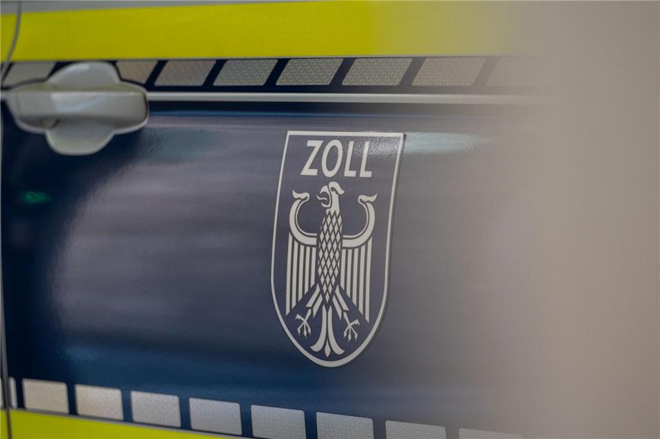 Der Zoll verdächtig ein Unternehmen des Sozialversicherungsbetrugs (Symbolbild)Leonie Asendorpf/dpa