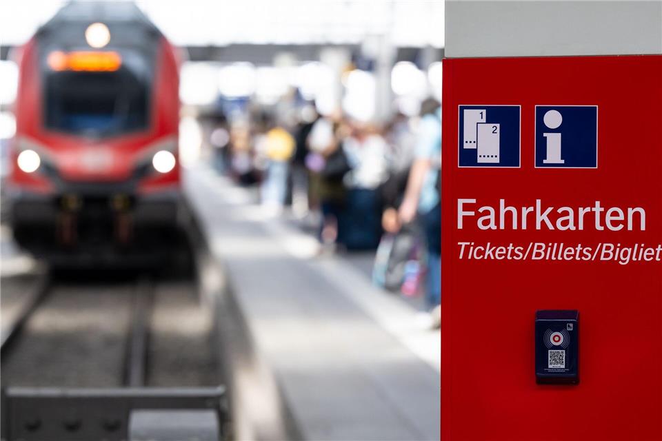 Der Zug auf der Strecke zwischen München und Nürnberg musste vorzeitig stoppen. (Symbolbild)Sven Hoppe/dpa/dpa-tmn