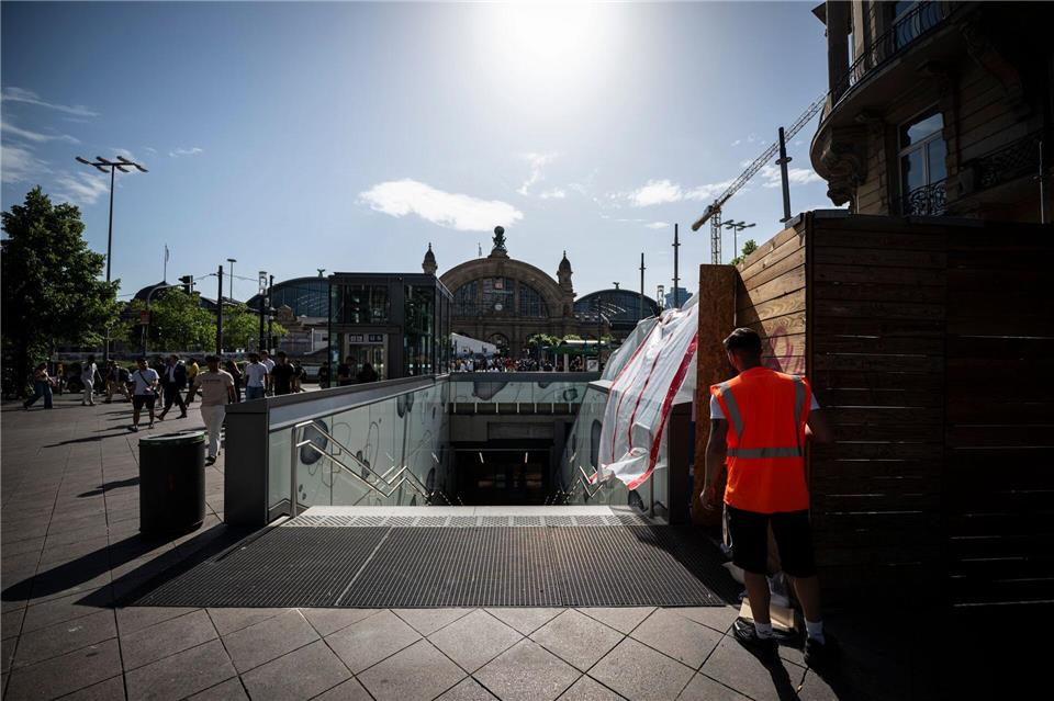 Der Zugang zum Hauptbahnhof aus Richtung Innenstadt ist wieder leichter. Hannes P. Albert/dpa