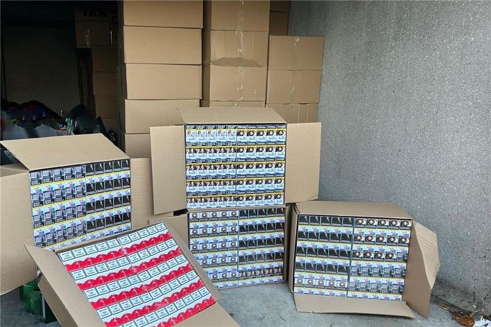 Der Zugriff erfolgte bereits in der vergangenen Woche als eine Observationseinheit des Zollfahndungsamts Essen die Auslieferung und Übergabe der Ware beobachtete.--/ZFA Essen/dpa