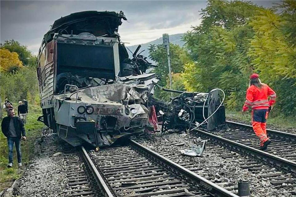Der Zusammenstoß der beiden Personenzüge ereignete sich nahe dem Dorf Jablonov nad Turnou im Südosten der Slowakei, nahe der Grenze zu Ungarn.Kr Pz V Košiciach/TASR/dpa