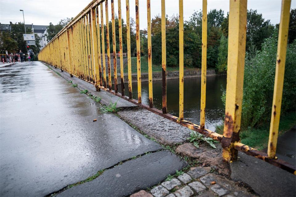 Der Zustand der Brücke ist miserabel.Daniel Vogl/dpa
