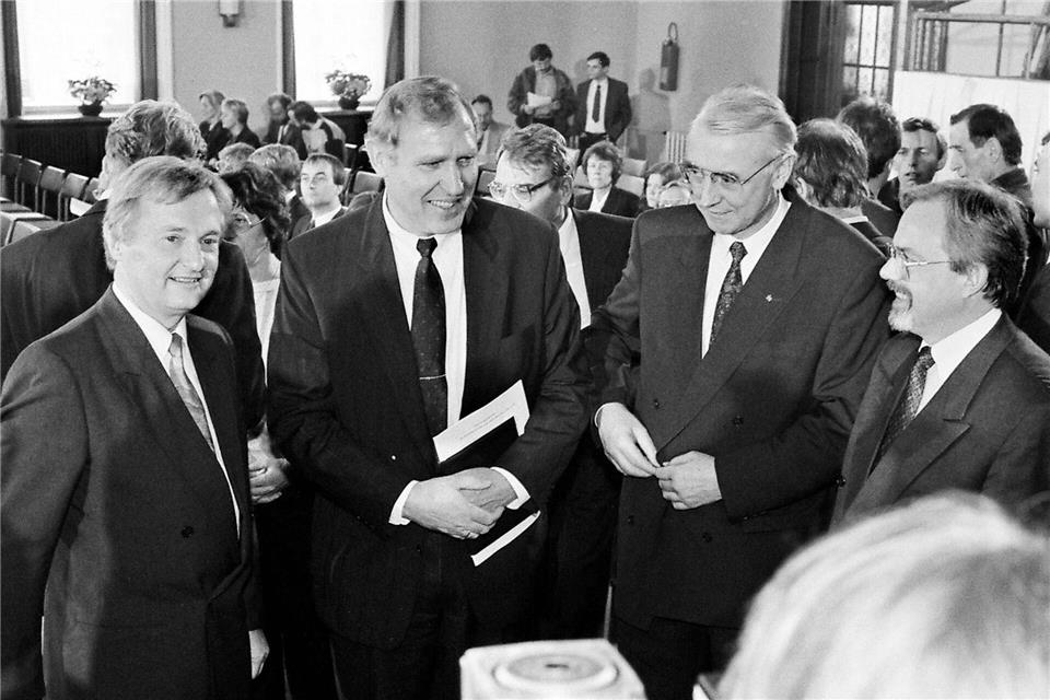 Der Zweite von links war Ministerpräsident von Juli 1991 bis November 1993. (Archivbild)picture alliance / ZB