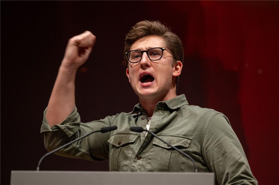 Der alte und neue Juso-Chef hielt eine engagierte Rede. Harald Tittel/dpa