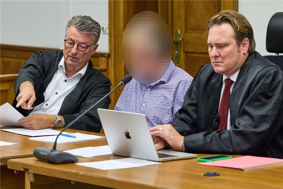 Der angeklagte Landwirt hat die Tötung seiner Ehefrau vor Gericht gestanden. Georg Wendt/dpa