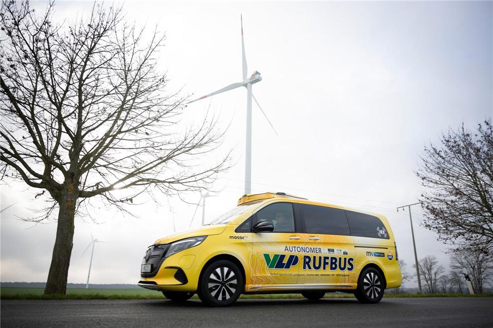 Der autonome Rufbus wird in Kürze im Raum Hagenow getestet.Philip Dulian/dpa