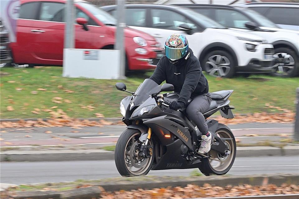 „Der blinkt, der biegt ab“: Das kann, muss aber nicht immer so sein - und kann dann für Irritationen und Unfälle sorgen.Nico Tapia/dpa-tmn