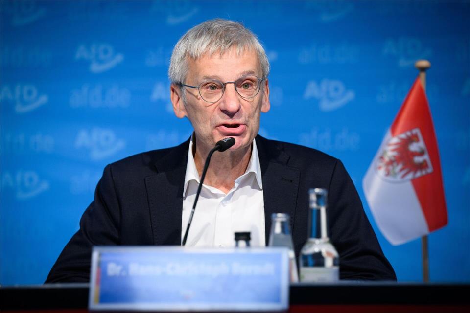 Der brandenburgische AfD-Spitzenkandidat Hans-Christoph Berndt sieht wegen der Sperrminorität seiner Partei im Landtag „neue Gestaltungsmöglichkeiten“.Bernd von Jutrczenka/dpa