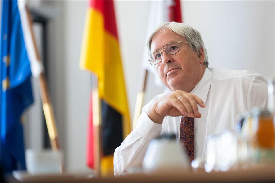 Der brandenburgische Wirtschaftsminister Steinbach (SPD) blickt mit Sorge auf die „Unkalkulierbarkeit der Bundespolitik“. (Archivbild)Sebastian Gollnow/dpa