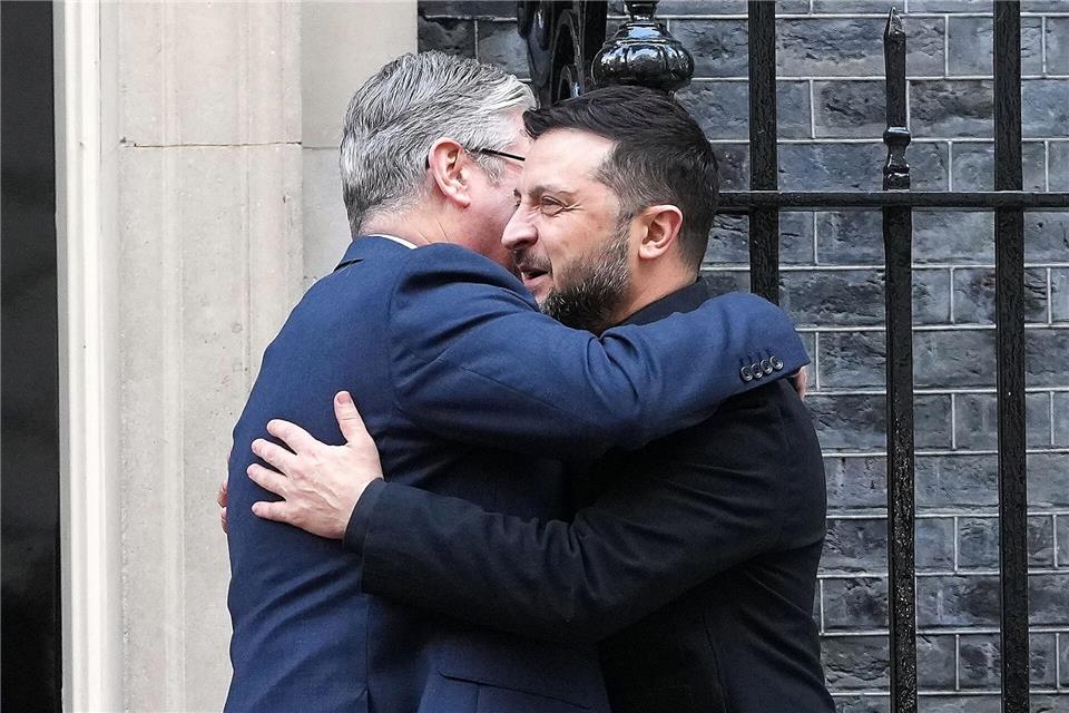 Koalition der Willigen müht sich in London um Fortschritte Der britische Premier Starmer sicherte Selenskyj weitere Unterstützung zu.Kirsty Wigglesworth/Pool AP/AP/dpa
