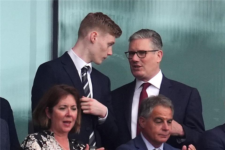 Der britische Premierminister und Arsenal-Fan Keir Starmer war im Stadion dabei.Adam Davy/PA Wire/dpa