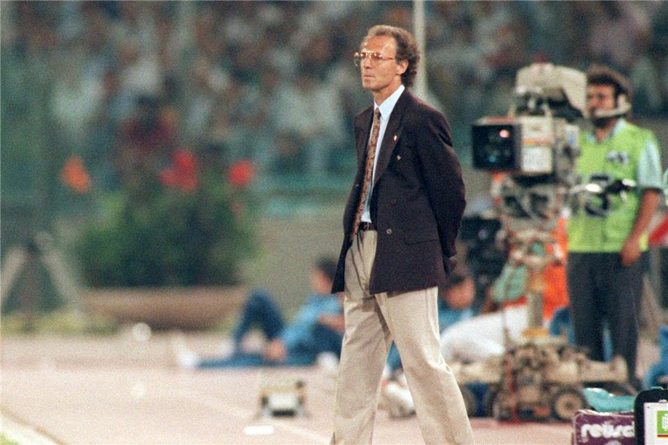 Der damalige Teamchef Franz Beckenbauer genoss den WM-Triumph eher still. (Archivbild)picture alliance / dpa