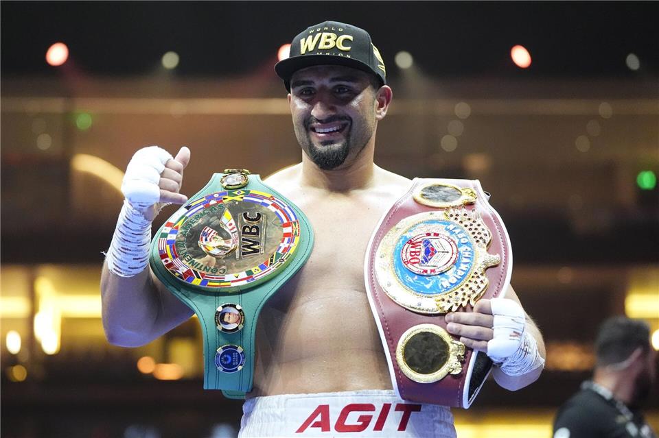 Der deutsche Boxer Agit Kabayel feiert seinen Sieg über den Kubaner Sanchez.Nick Potts/PA Wire/dpa