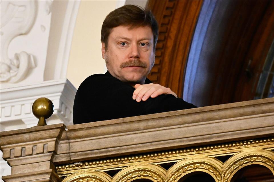 Der deutsche EU-Politiker Martin Schirdewan verfolgte das Verfahren gegen Maja T. in Ungarn vor Ort mit.Denes Erdos/AP/dpa