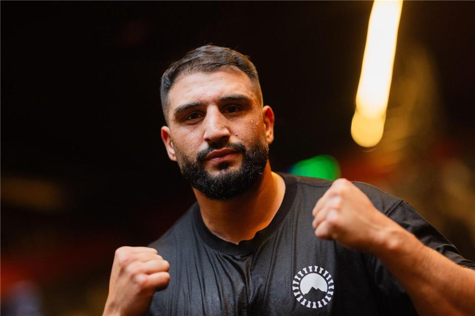 Der deutsche Schwergewichtsboxer Agit Kabayel.Rolf Vennenbernd/dpa