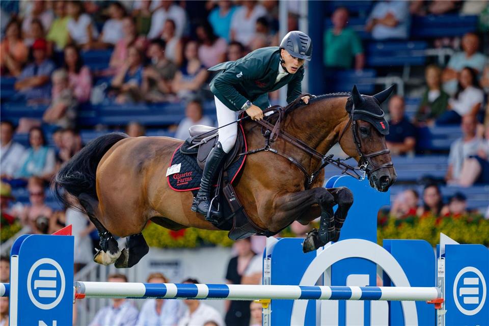 Der deutsche Springreiter Tom Schewe verliert Weltcup-Punkte und Geld nach einer positiven Medikationskontrolle bei seinem Pferd Congress Blue. (Archivbild)Uwe Anspach/dpa