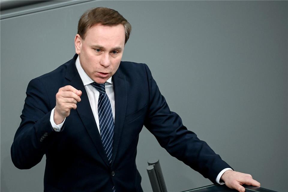 Der ehemalige CSU-Bundestagsabgeordnete Volker Ullrich will in Karlsruhe gegen das neue Bundestagswahlrecht klagen. (Archivbild)Britta Pedersen/dpa-Zentralbild/dpa