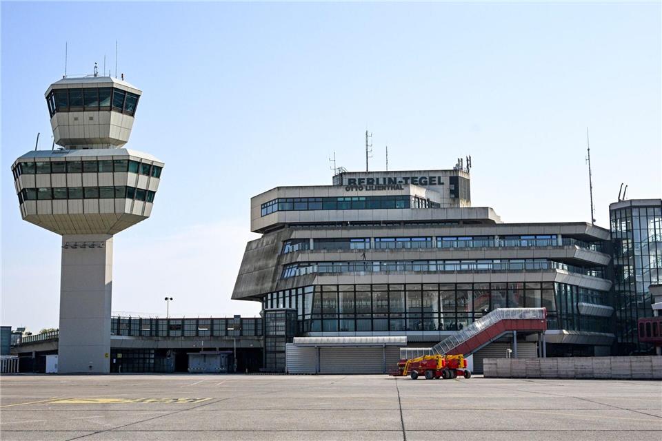 Bundeswehr bleibt noch viele Jahre in Tegel Der ehemalige Flughafen Tegel soll künftig ganz unterschiedlich genutzt werden. (Archivbild)Jens Kalaene/dpa