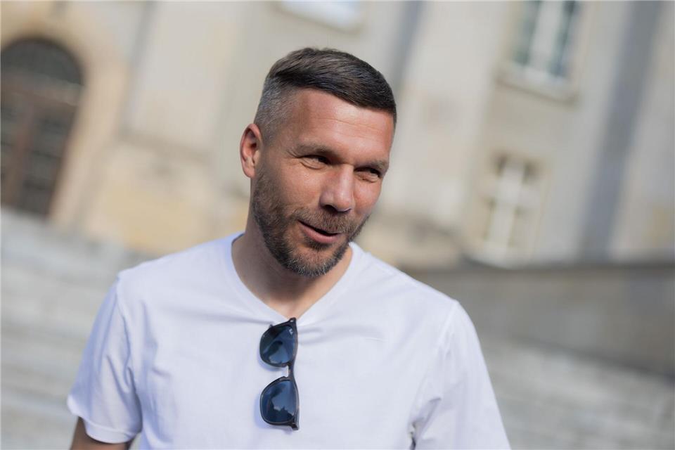 Der ehemalige Fußball-Nationalspieler Lukas Podolski kann den Verein Gornik Zabrze übernommen. (Foto aktuell)Rolf Vennenbernd/dpa