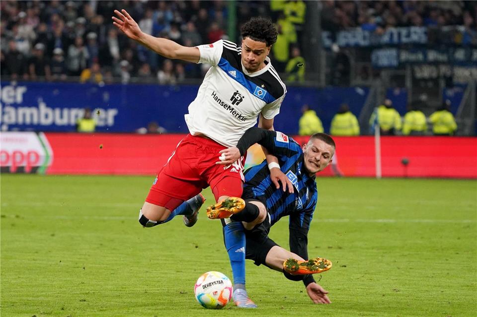 Nächste Knieverletzung: Ulm lange ohne David  Der ehemalige Hamburger Jonas David (links) wird dem SSV Ulm lange fehlen. (Archivbild)Marcus Brandt/dpa