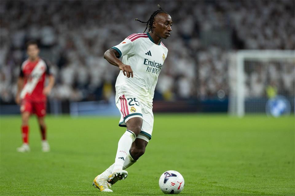 Der ehemalige Leipziger Yan Diomande wird bei Real Madrid immer besser. Hat laut Trainer aber noch einiges zu lernen. (Archivbild)Ruben Albarran/ZUMA Press Wire/dpa