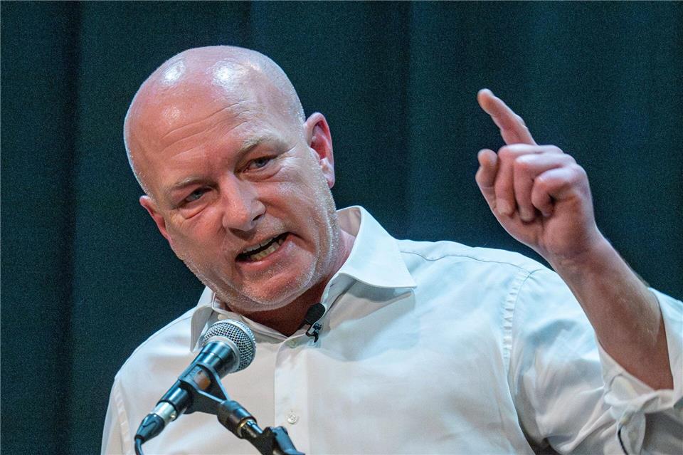 Der ehemalige Oberbürgermeister von Regensburg, Joachim Wolbergs, steht erneut vor Gericht. (Archivbild)Armin Weigel/dpa