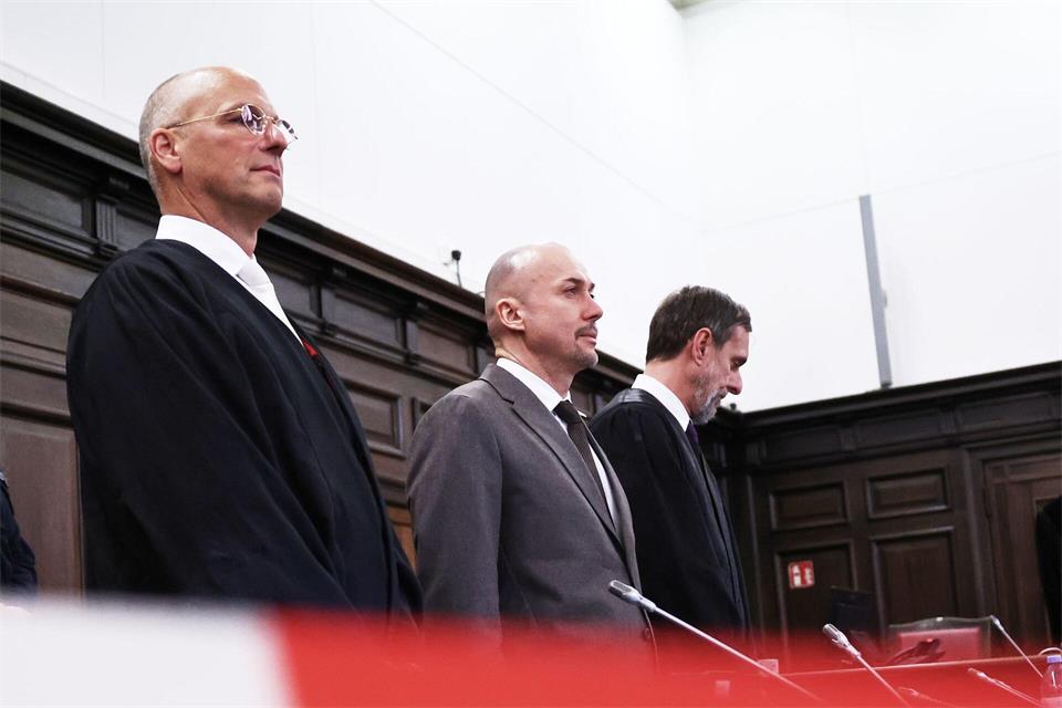 Der ehemalige Offizier einer Spezialeinheit des ukrainischen Militärs steht vor Gericht in Hamburg. Christian Charisius/dpa-Pool/dpa