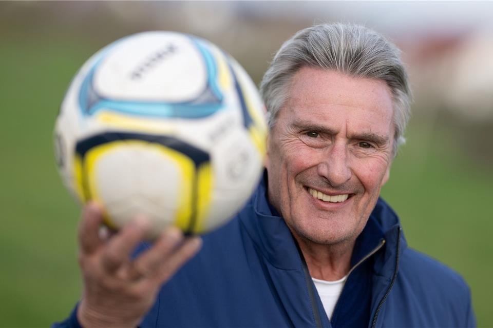 Dieter Müller wird 70: „Geschenkte Jahre“ und ein Tor-Rekord Der ehemalige Profi-Fußballer Dieter Müller feiert seinen 70. Geburtstag groß.