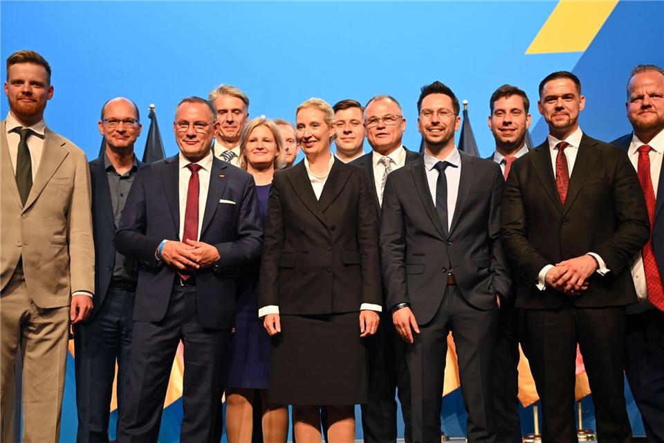 Der erst Anfang Juli neugewählte AfD-Bundesvorstand. Parteichefin Alice Weidel konnte dabei ihre Kandidaten durchsetzen. (Archivbild)Katharina Kausche/dpa
